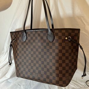 SOLD ♡  Louis Vuitton Neverfull bag with pink ballerina lining 🩰